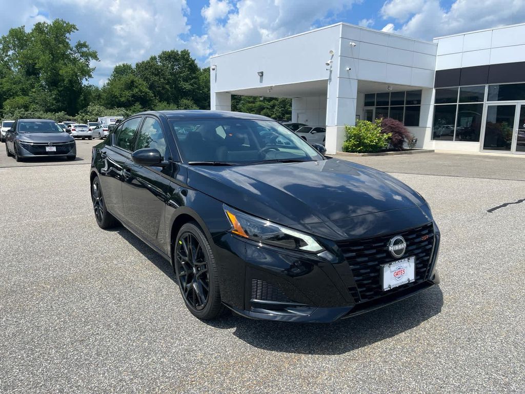 New 2026 Nissan Altima SR