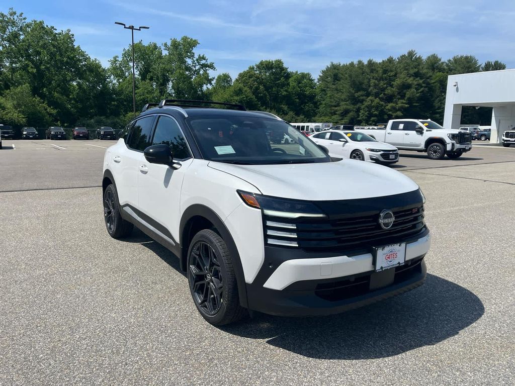 New 2026 Nissan Kicks SR