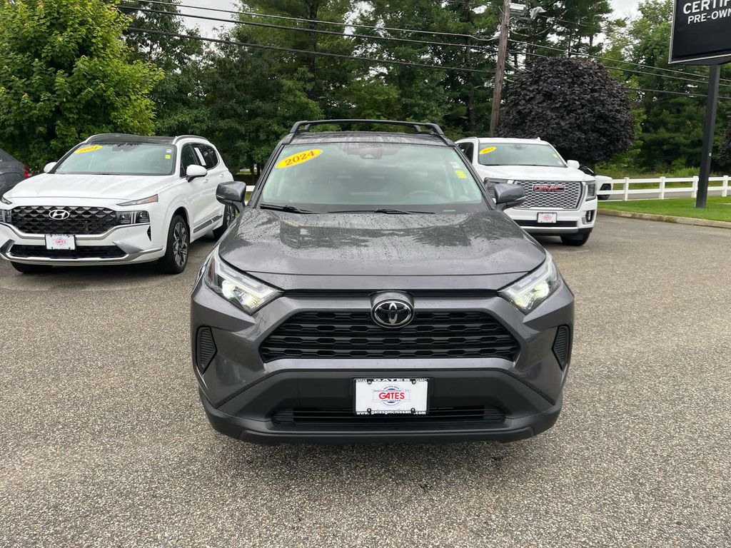 صورة 2 لـ 2024 Toyota RAV4 XLE