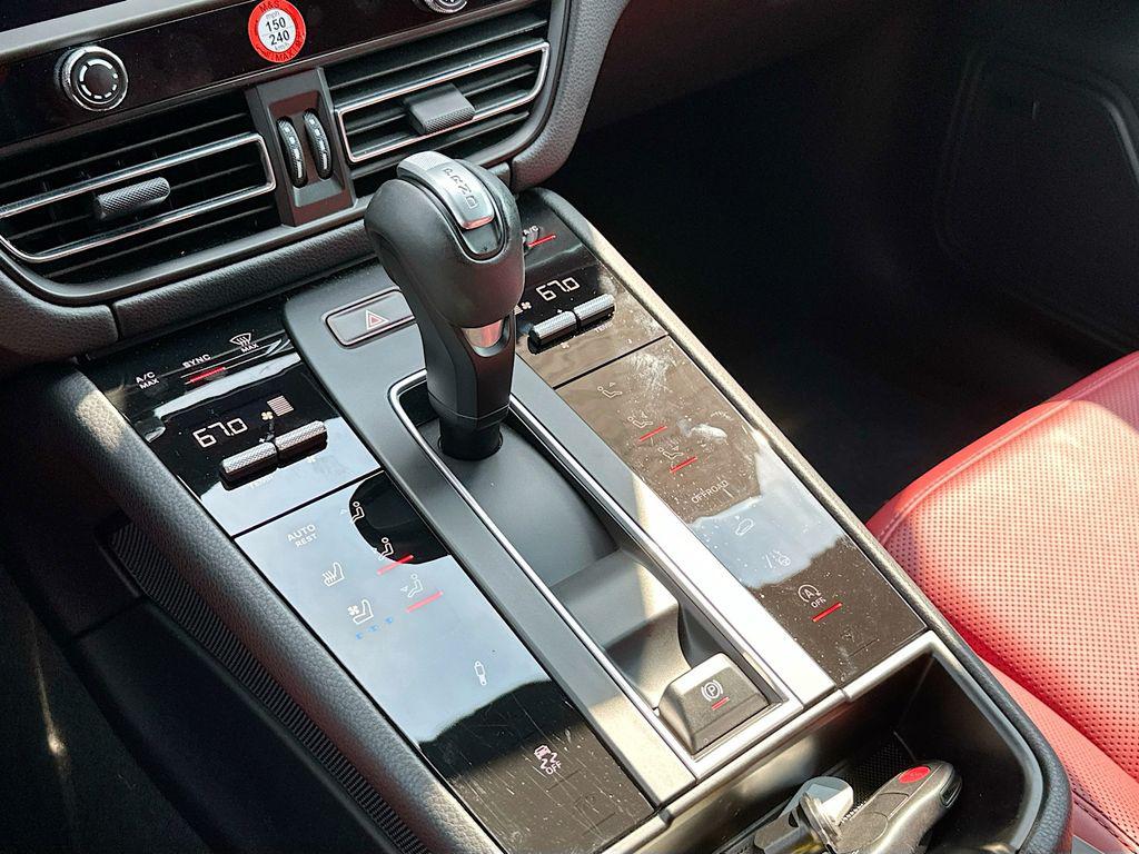 صورة مصغرة 19 لـ 2026 Porsche MACAN MACAN T