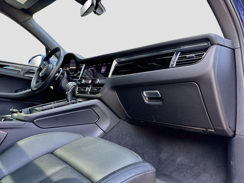2026 Porsche MACAN — миниатюра 30