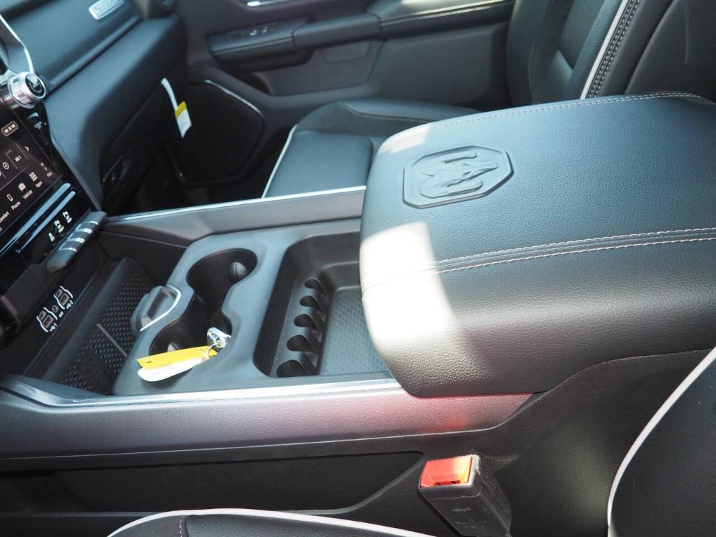 2026 RAM 1500 LARAMIE 缩略图 22