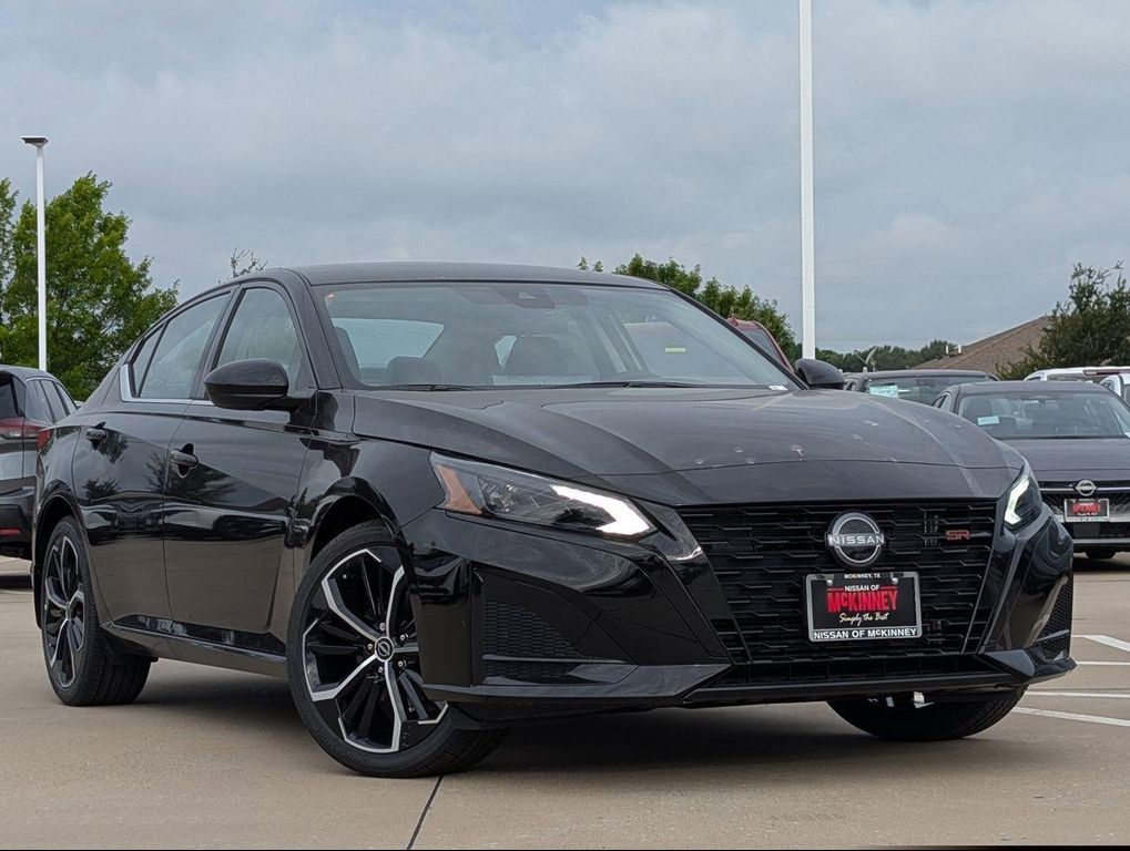 New 2026 Nissan Altima SR FWD