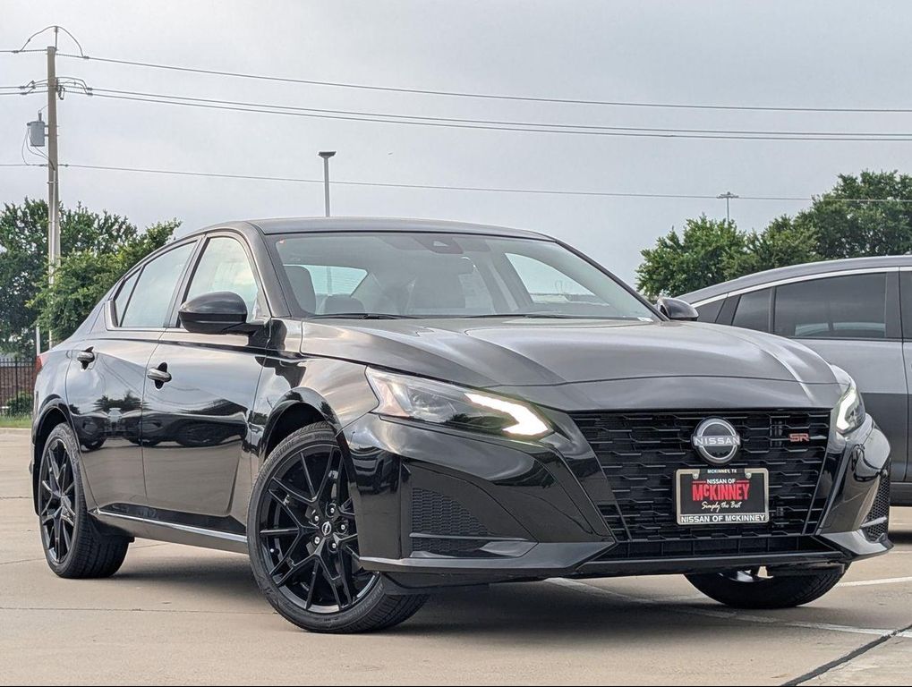 New 2026 Nissan Altima SR FWD