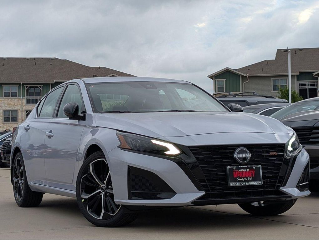 New 2026 Nissan Altima SR FWD