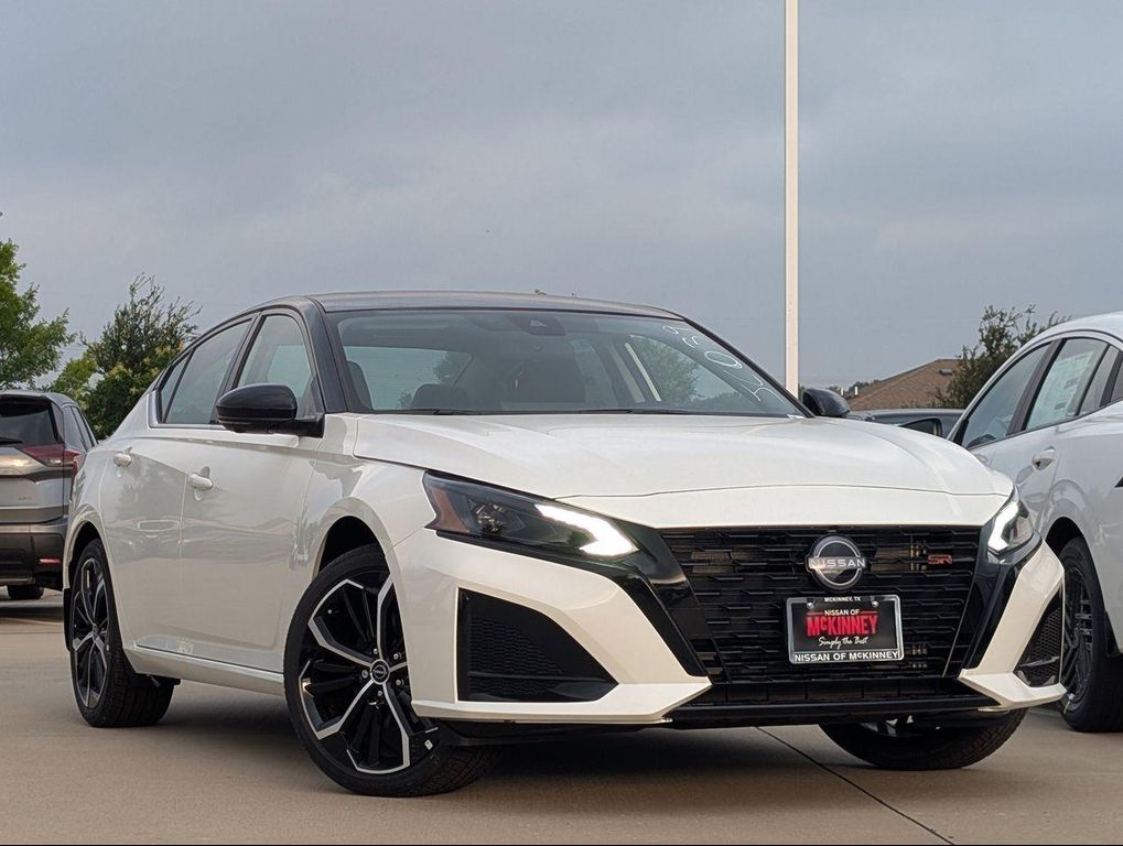 New 2026 Nissan Altima SR FWD