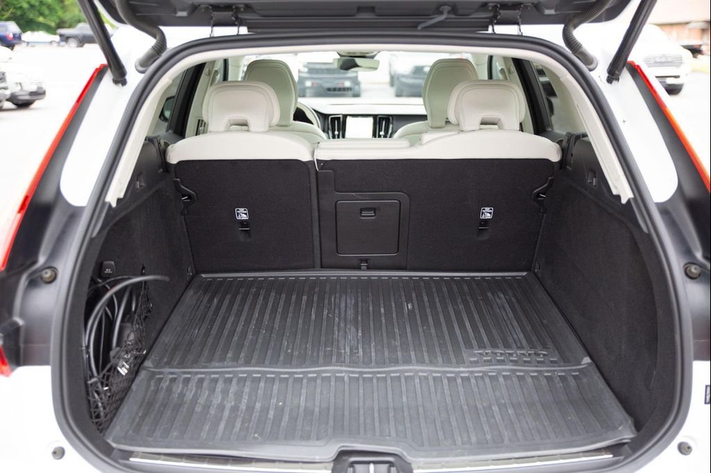 2024 Volvo XC60 RECHARGE PLUG-IN HYBRID T8 PLUS DARK THEME — миниатюра 25