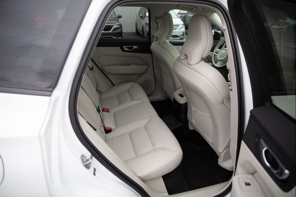 2024 Volvo XC60 RECHARGE PLUG-IN HYBRID T8 PLUS DARK THEME — миниатюра 23