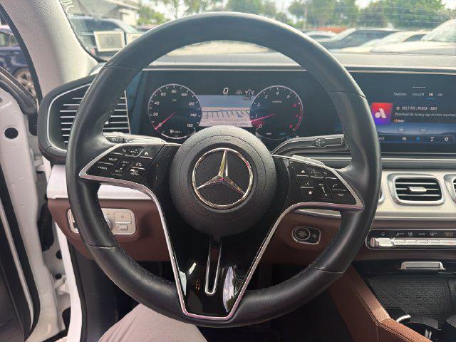 2025 Mercedes-BENZ GLS — миниатюра 14