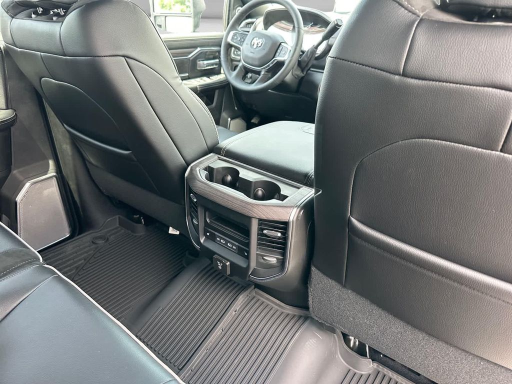 صورة مصغرة 19 لـ 2026 RAM 2500 LARAMIE MEGA CAB 4X4 6'4' BOX
