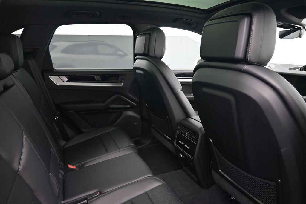 صورة 7 لـ 2026 Porsche CAYENNE BASE
