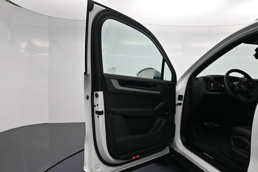 2026 Porsche CAYENNE BASE 缩略图 16