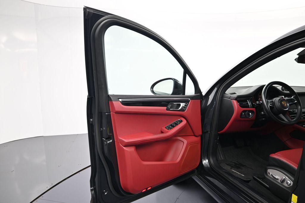 صورة مصغرة 16 لـ 2023 Porsche MACAN