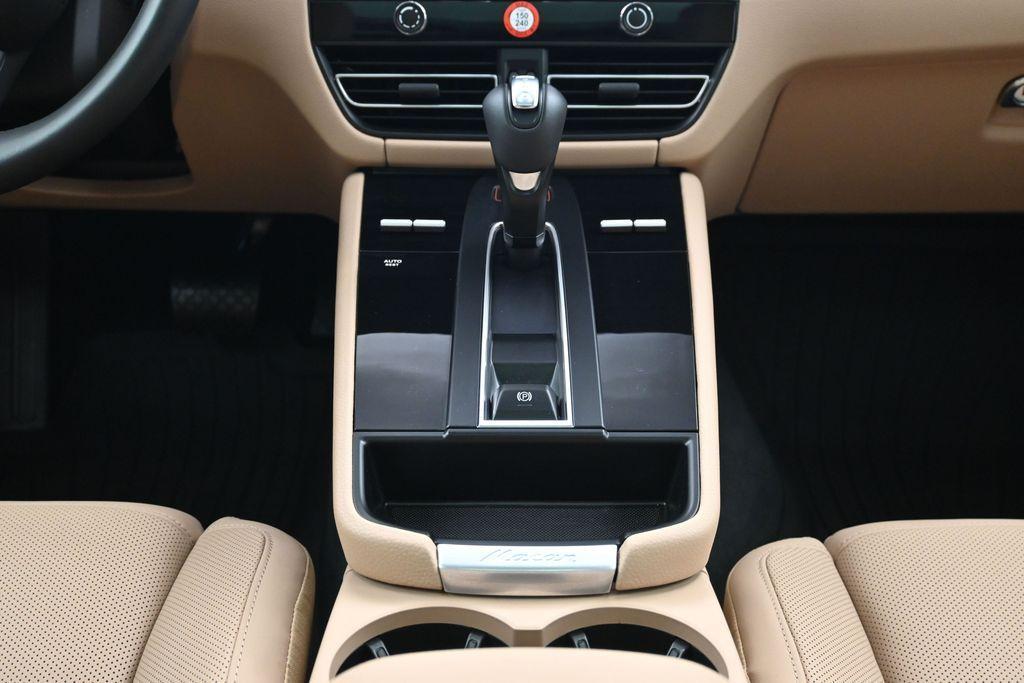 2025 Porsche MACAN — фото 10
