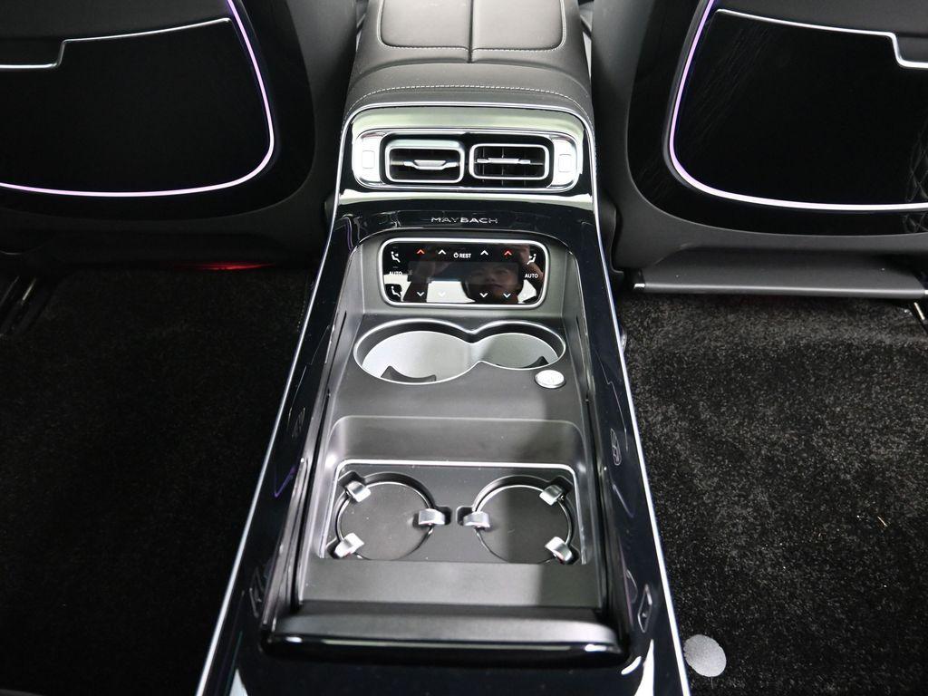 صورة 8 لـ 2023 Mercedes-BENZ MAYBACH