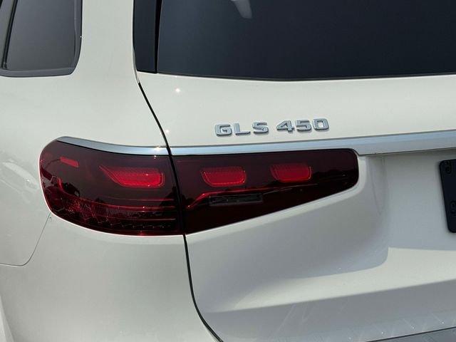 2026 Mercedes-BENZ GLS — фото 8