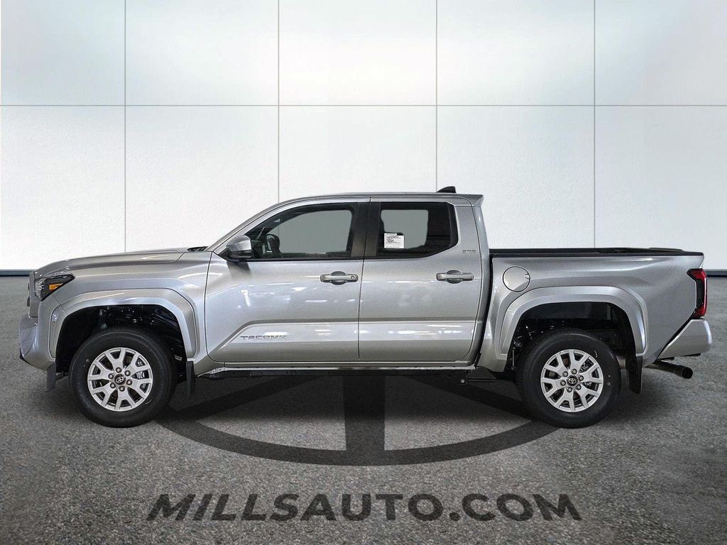 2026 Toyota TACOMA SR5 — фото 3