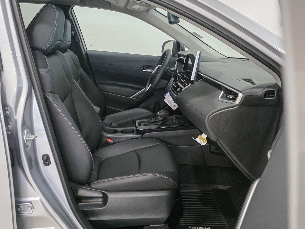 صورة مصغرة 21 لـ 2026 Toyota COROLLA CROSS XLE