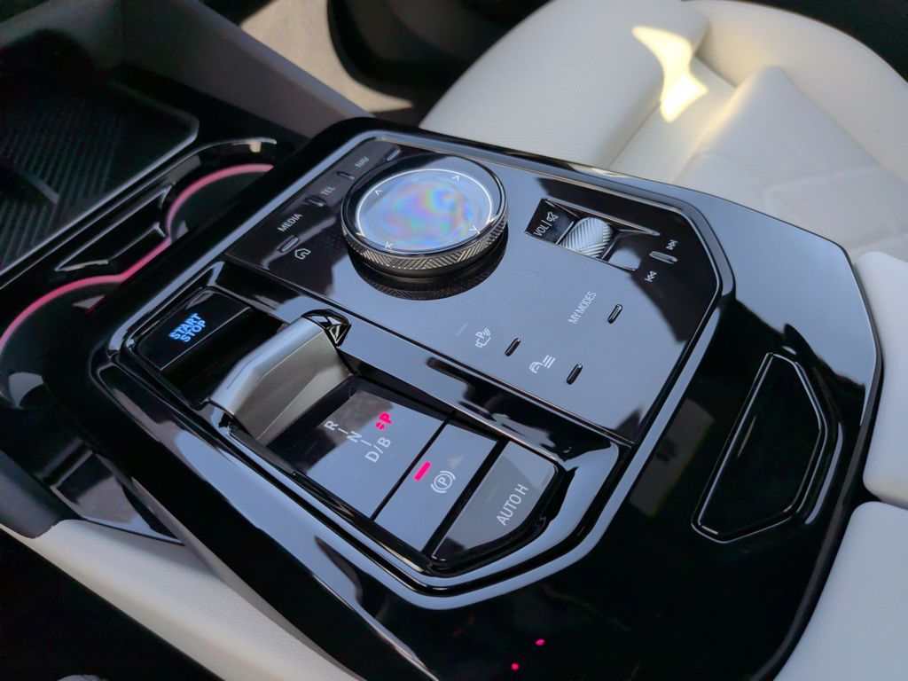 صورة مصغرة 22 لـ 2027 BMW I5 EDRIVE40