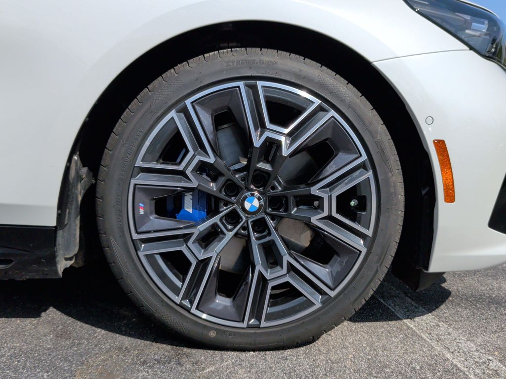 صورة مصغرة 15 لـ 2027 BMW I5 EDRIVE40