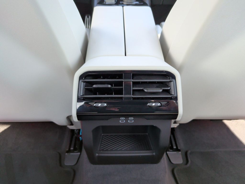 صورة مصغرة 38 لـ 2027 BMW I5 EDRIVE40