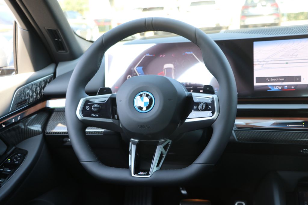 2026 BMW 550E XDRIVE — миниатюра 30
