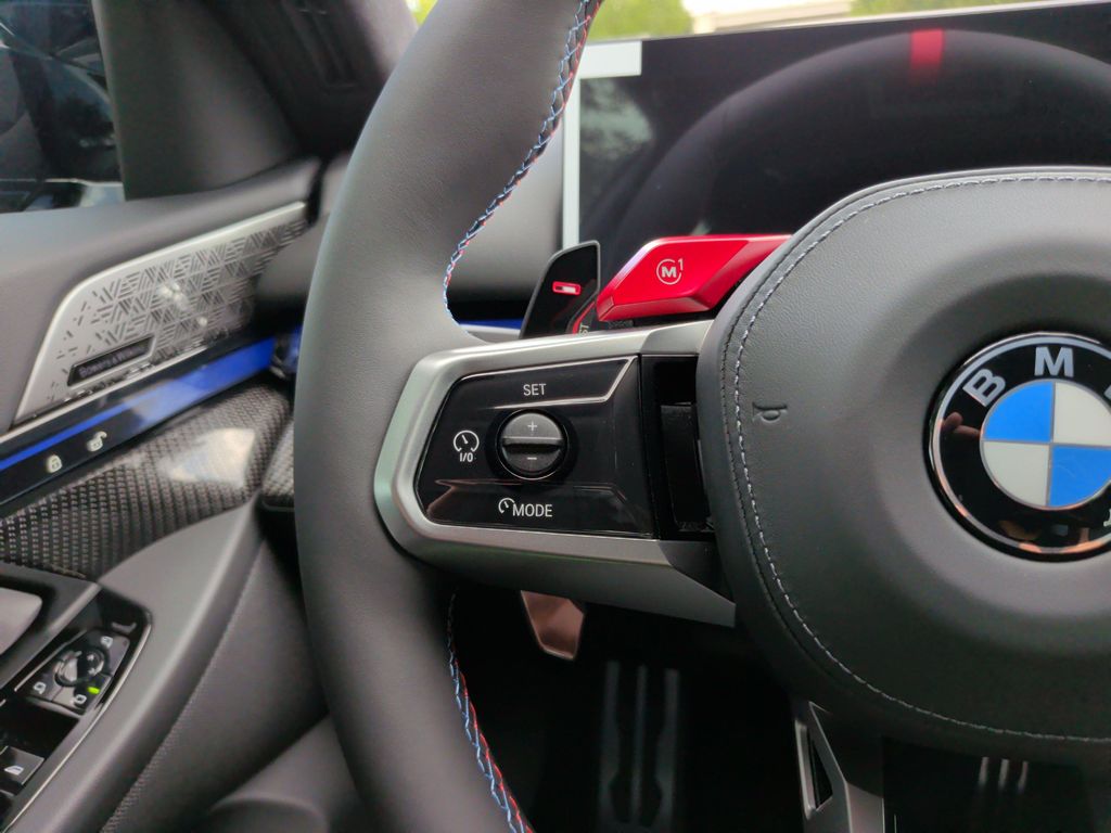 صورة مصغرة 24 لـ 2027 BMW M5 BASE