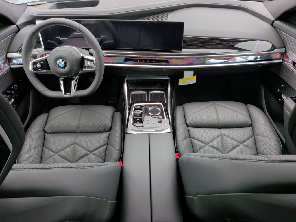 صورة مصغرة 32 لـ 2026 BMW 740 740I
