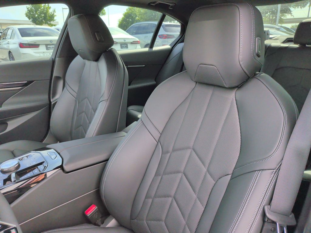 2027 BMW 530 I 缩略图 21