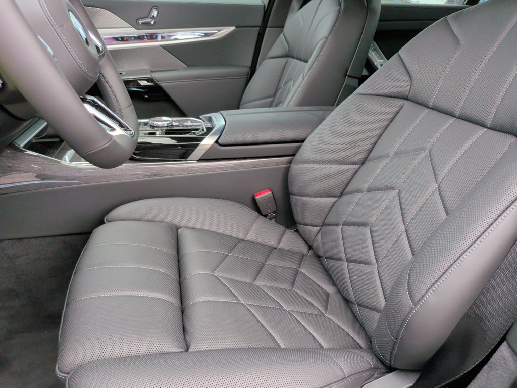 صورة مصغرة 26 لـ 2026 BMW 740 XDRIVE