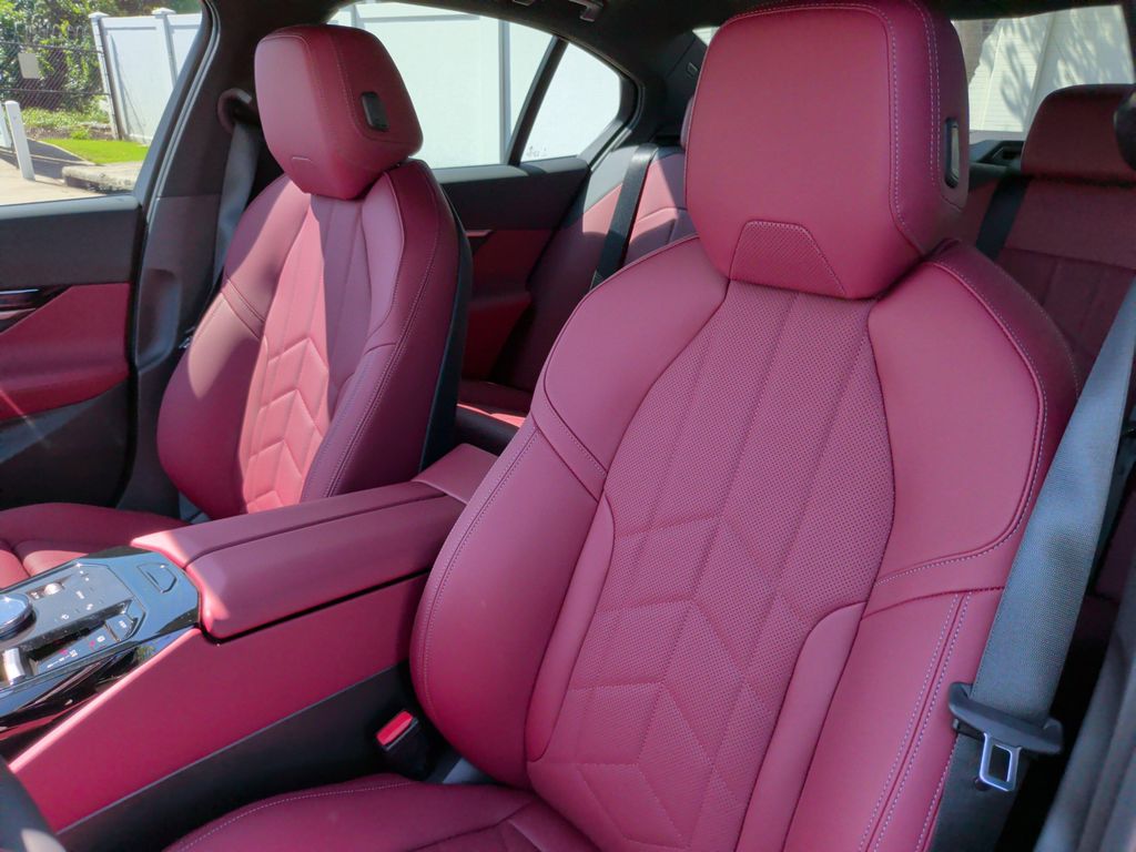 صورة مصغرة 25 لـ 2027 BMW 530 I