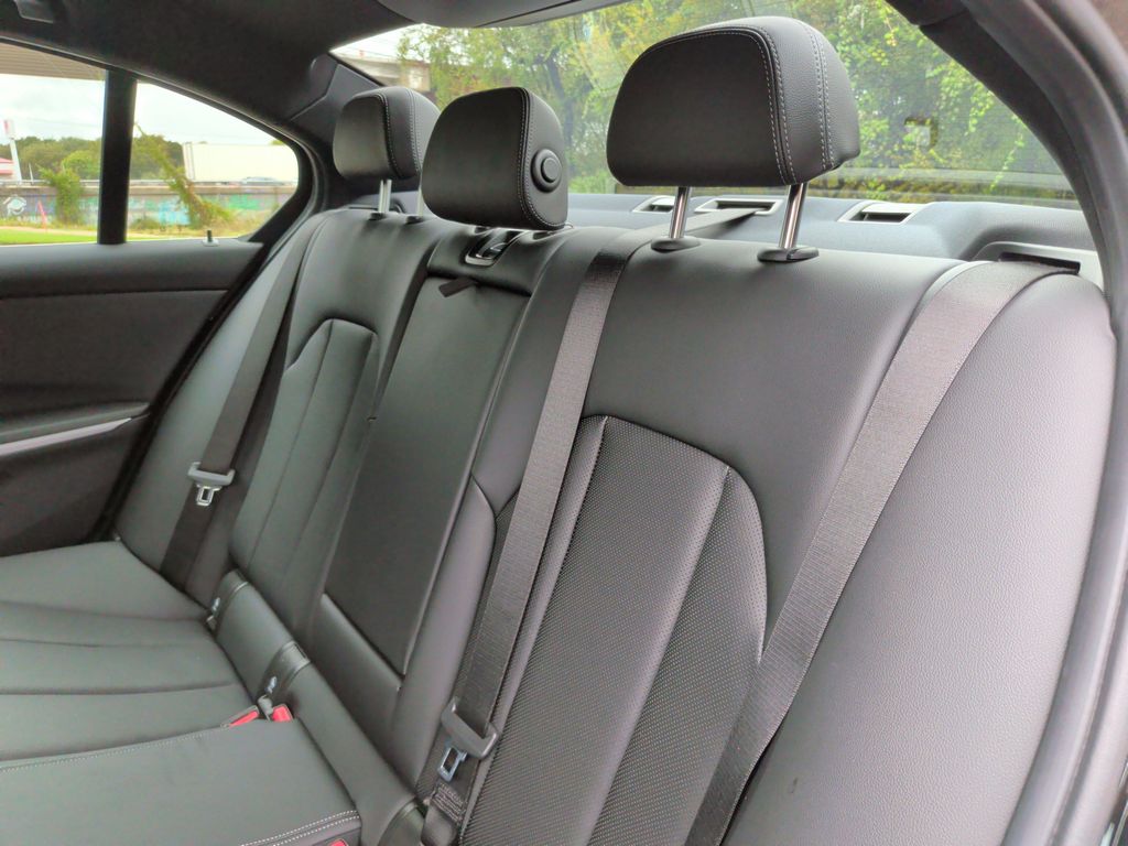 صورة مصغرة 36 لـ 2025 BMW 330 XDRIVE