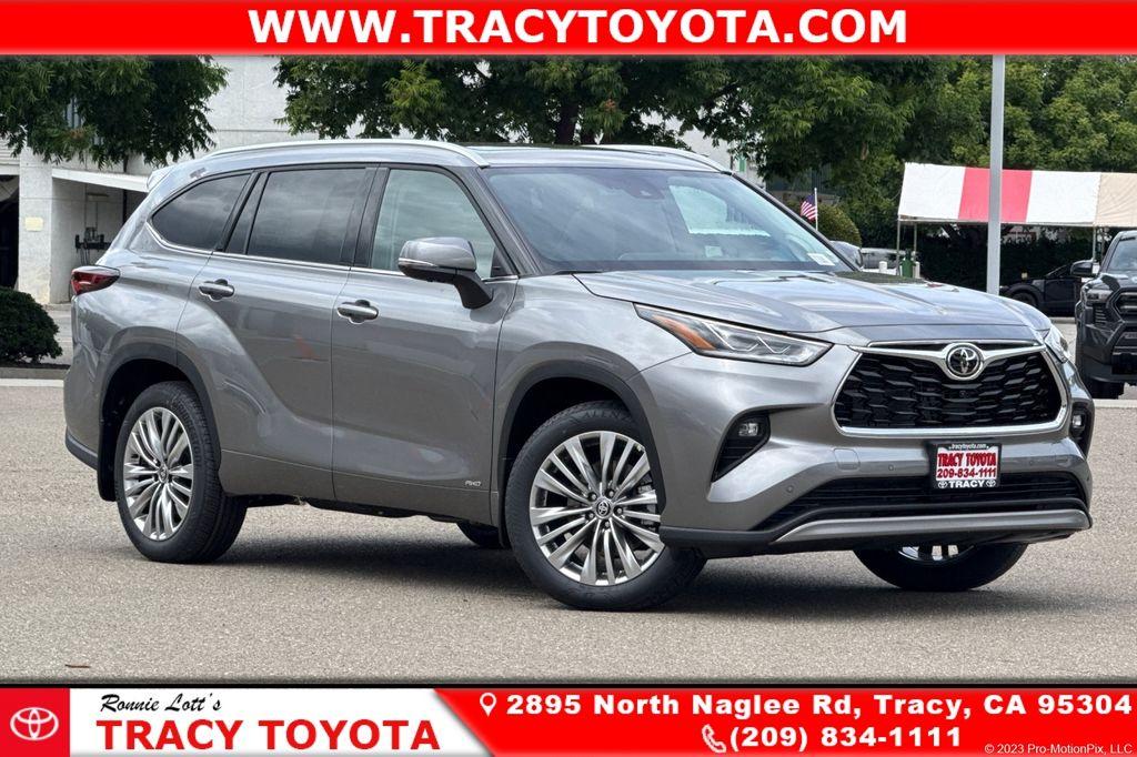 New 2026 Toyota Highlander Hybrid Platinum