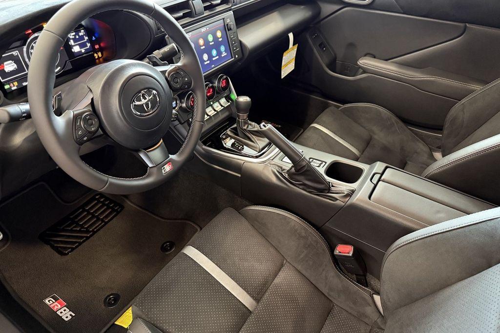 2026 Toyota GR86 PREMIUM — фото 10