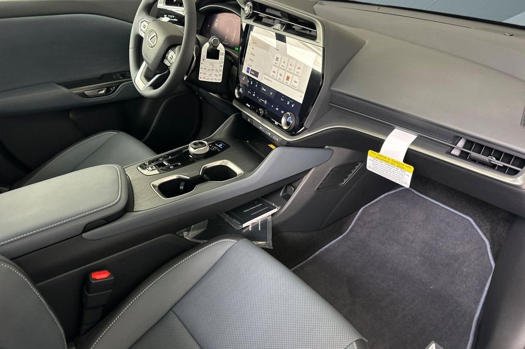 صورة مصغرة 27 لـ 2026 Lexus RZ 350E PREMIUM