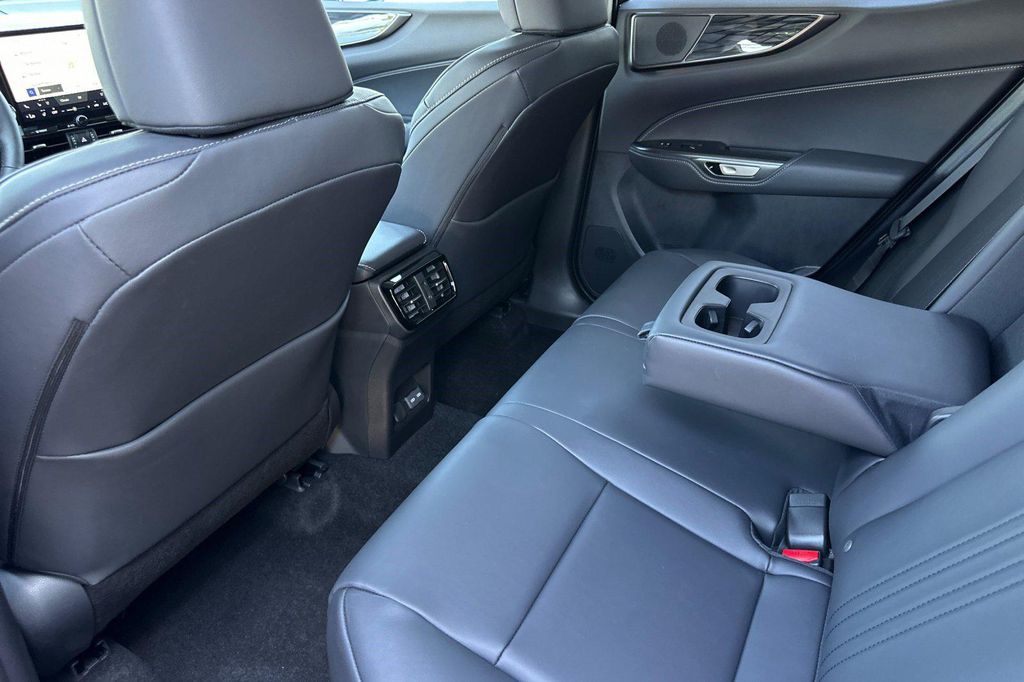 صورة مصغرة 23 لـ 2026 Lexus NX 350 PREMIUM