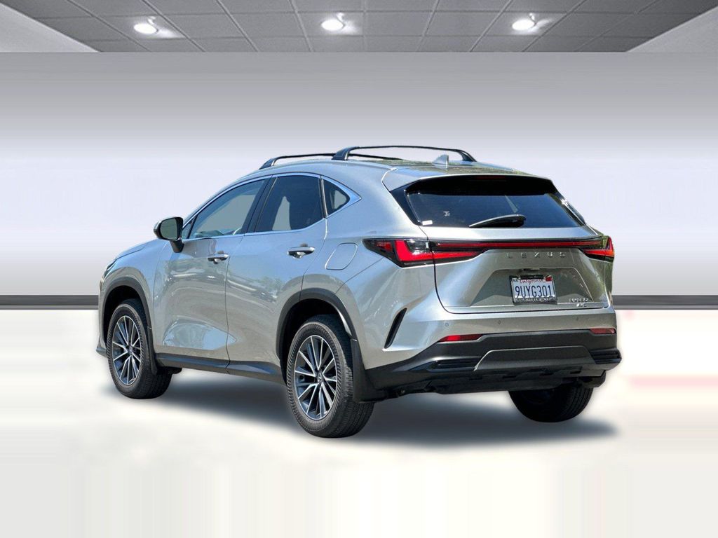صورة 3 لـ 2025 Lexus NX 350H PREMIUM