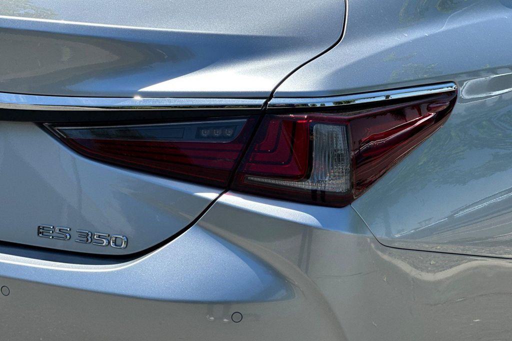 صورة مصغرة 27 لـ 2024 Lexus ES 350 BASE