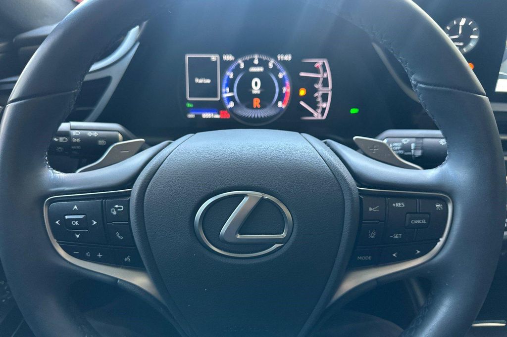 صورة مصغرة 10 لـ 2024 Lexus ES 350 BASE