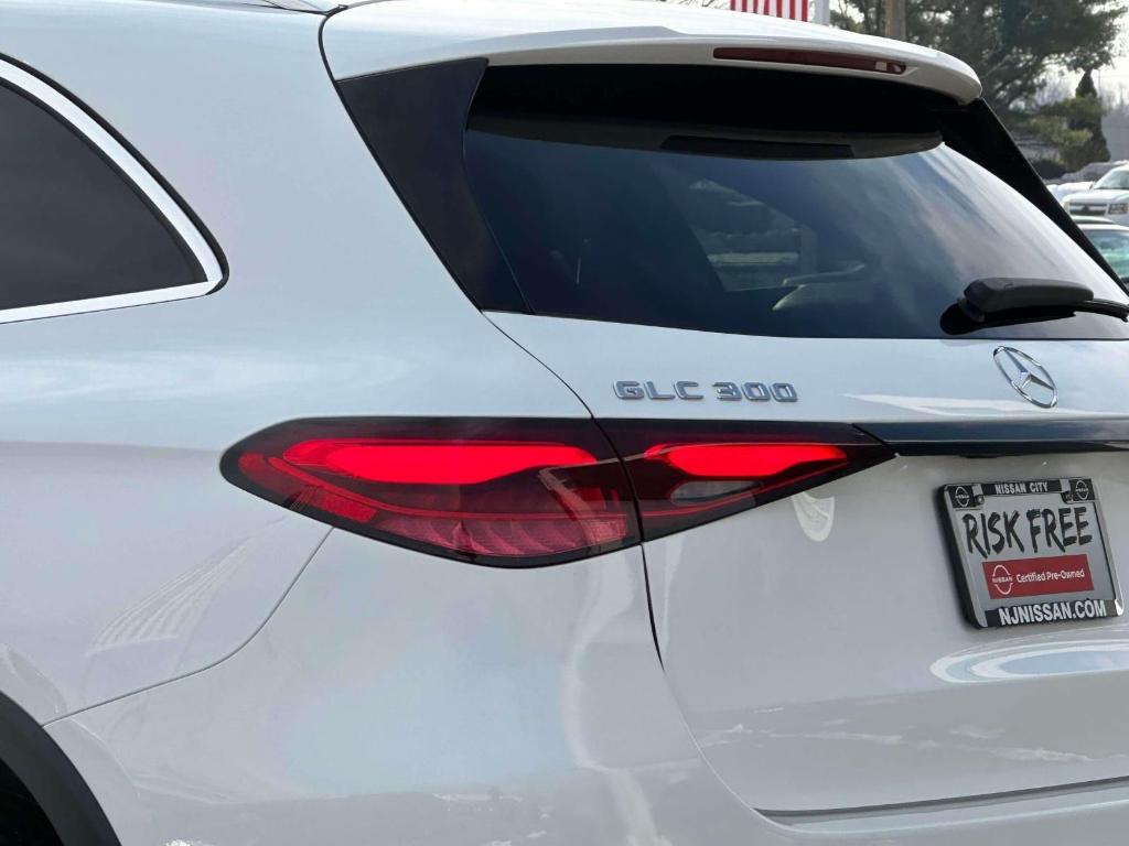 MERCEDES-BENZ GLC - 10