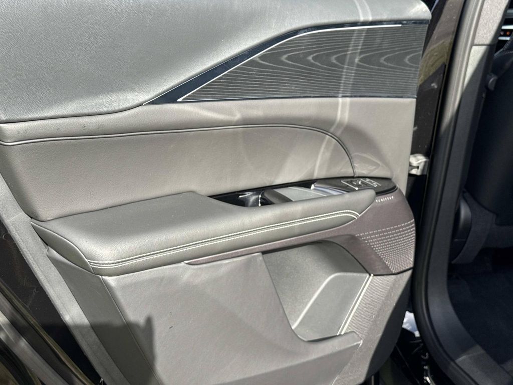 2026 Cadillac LYRIQ LUXURY 缩略图 12