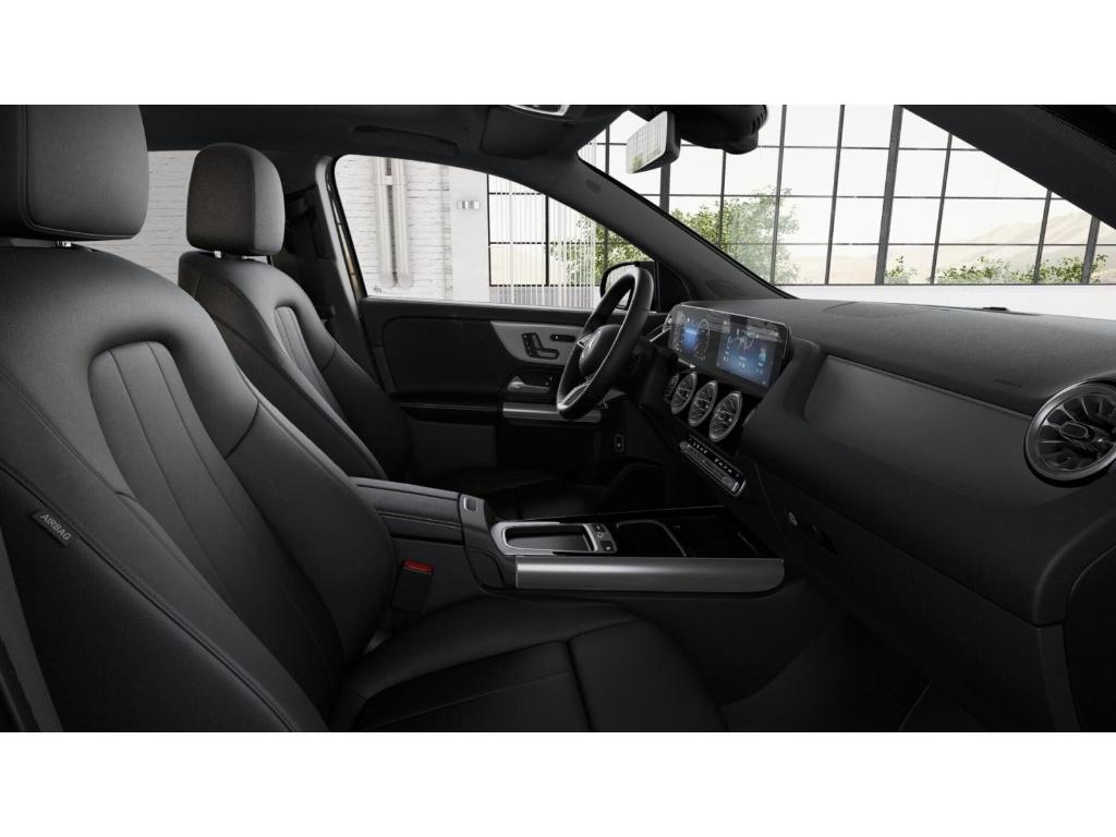 MERCEDES-BENZ GLA - 4