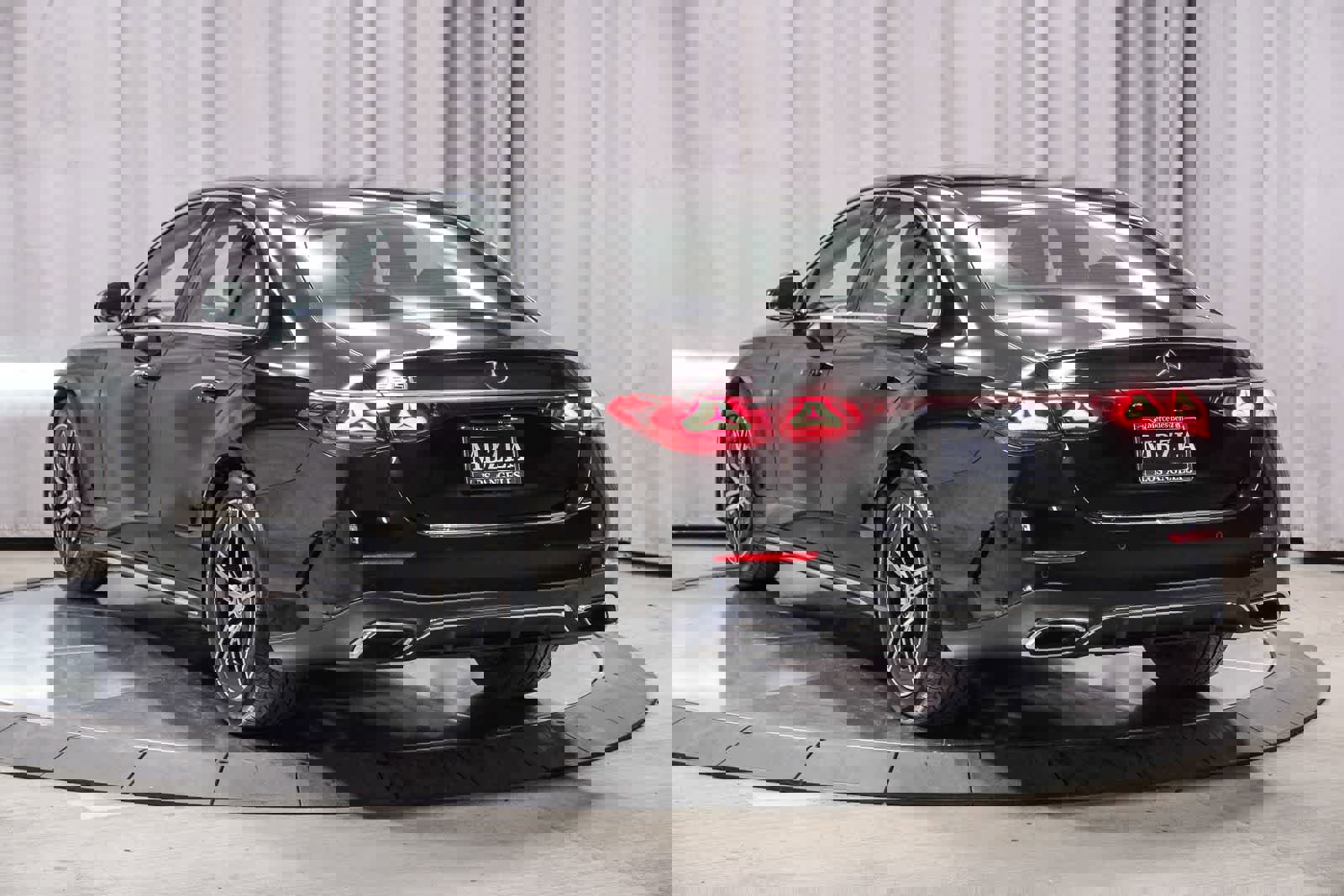 MERCEDES-BENZ E-CLASS - 2