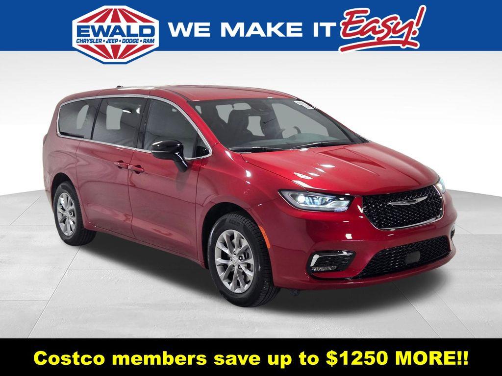New 2026 Chrysler Pacifica Select