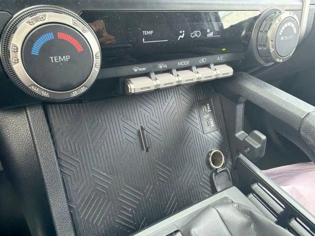 صورة مصغرة 50 لـ 2025 Toyota 4RUNNER SR5