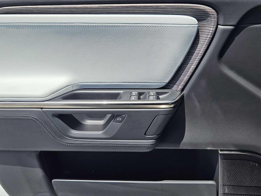 صورة مصغرة 21 لـ 2026 Rivian R1S PERFORMANCE DUAL-MOTOR LARGE PACK