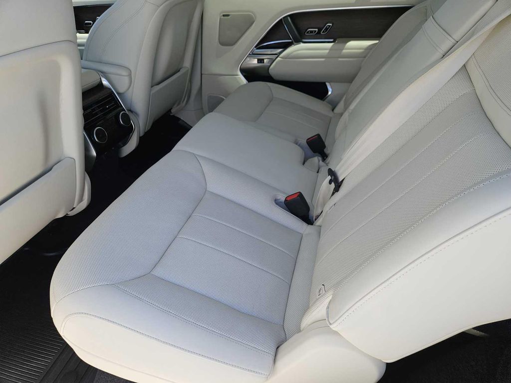 2023 LAND Rover RANGE ROVER P400 SE LWB 7 SEAT — фото 29