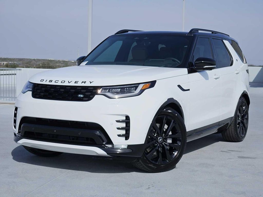 New 2026 Land Rover Discovery Dynamic SE