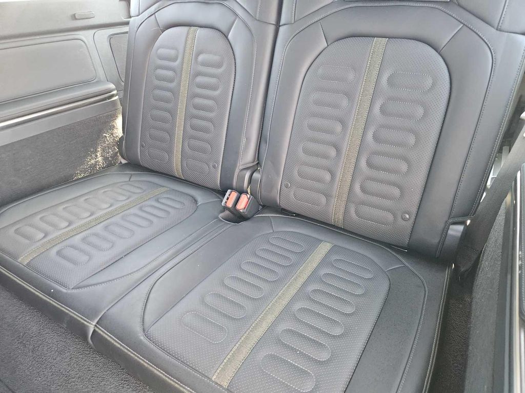 2024 Rivian R1S ADVENTURE DUAL-MOTOR STANDARD PACKAGE 缩略图 29