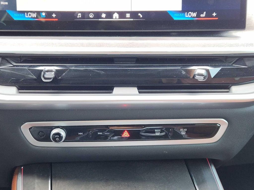 2024 BMW X5 M60I 缩略图 18